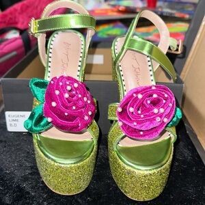 Betsey Johnson Brand new in box Eugene platform heels size 8